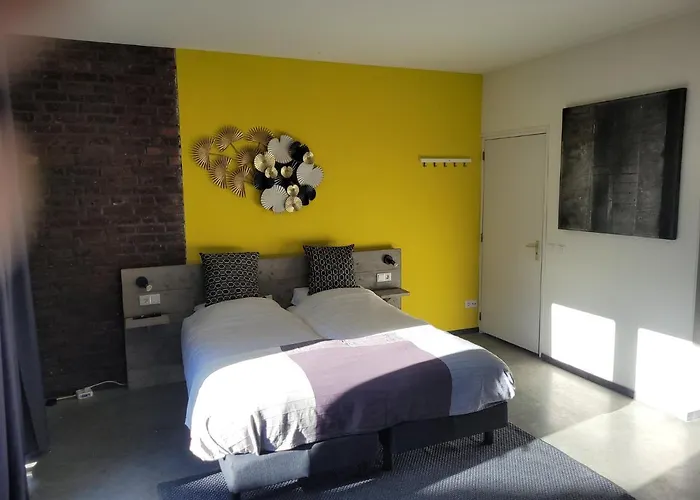 Het Wit Huys فندق مبيت وإفطار بورْنْ